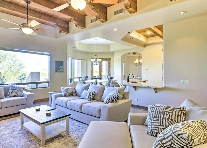 Near Golfing: Mesa W/ Outdoor Oasis & Pool! Villa Fountain of the Sun