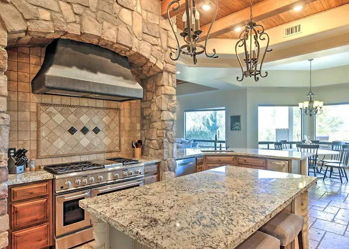 Near Golfing: Mesa W/ Outdoor Oasis & Pool!