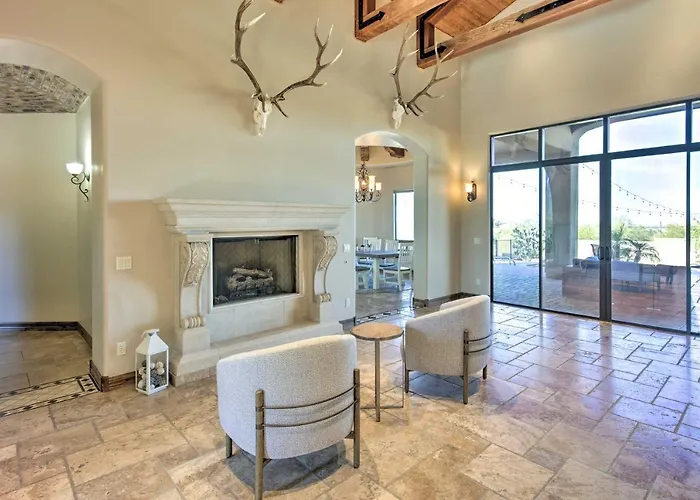 Near Golfing: Mesa W/ Outdoor Oasis & Pool! *