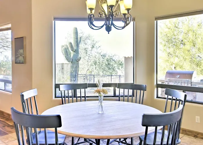Villa Near Golfing: Mesa W/ Outdoor Oasis & Pool! *