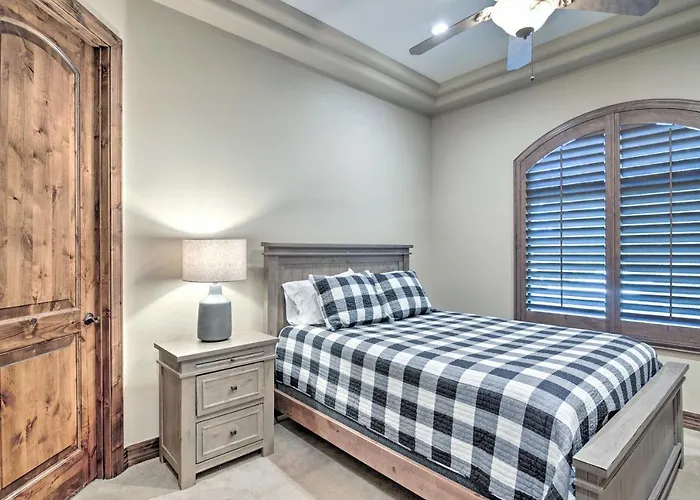 Near Golfing: Mesa W/ Outdoor Oasis & Pool! Villa Fountain of the Sun