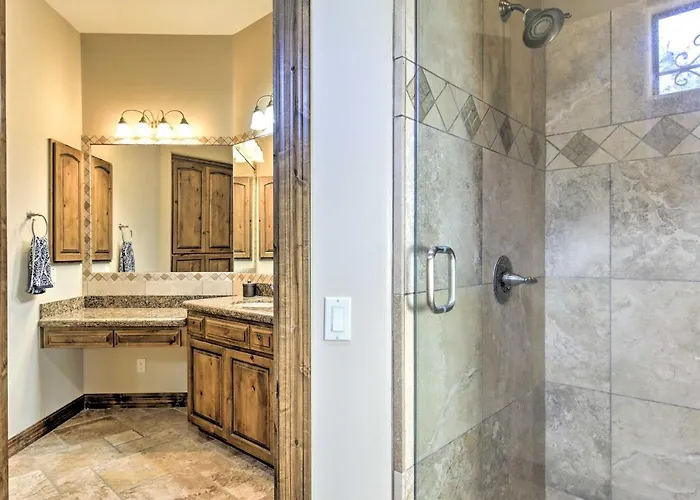 Near Golfing: Mesa W/ Outdoor Oasis & Pool!