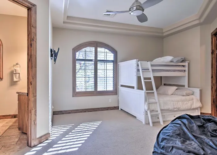 Near Golfing: Mesa W/ Outdoor Oasis & Pool! Fountain of the Sun