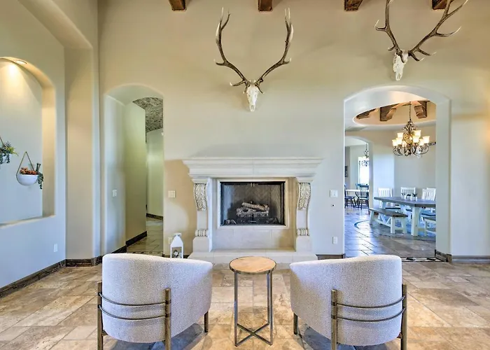Near Golfing: Mesa W/ Outdoor Oasis & Pool! * Fountain of the Sun